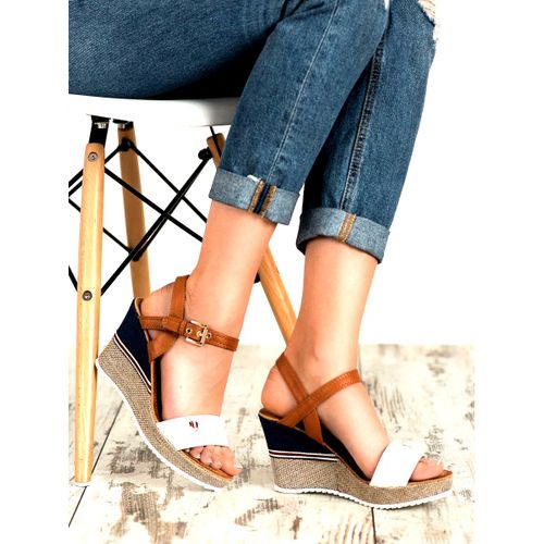 Modne Sandałki r.38 na Arena.pl