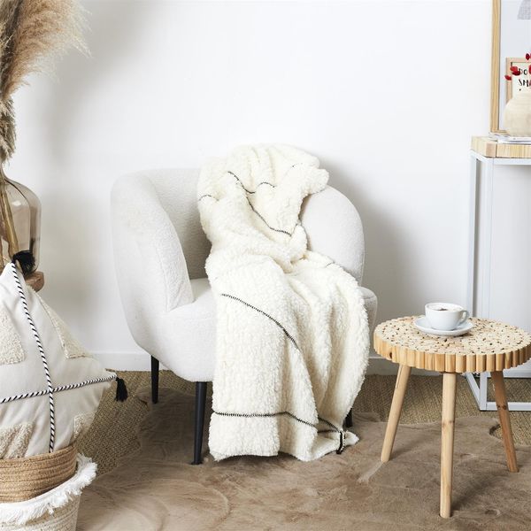 Koc Pled Sherpa biały z czarnym wzorem zdjęcie 2