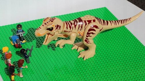 KLOCKI DINOZAUR T-REX DŹWIĘKI RUCHOMA FIGURKA na Arena.pl