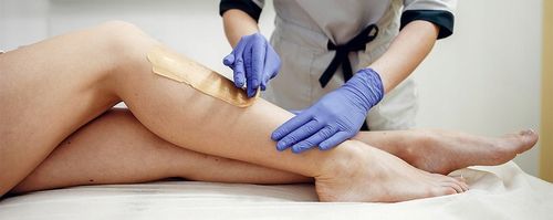 Twardy Wosk Do Depilacji Bezpaskowy Różowy Dropsy Duże Opakowanie 1kg na Arena.pl