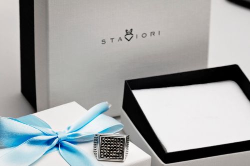 srebrny męski sygnet z markazytami na Arena.pl