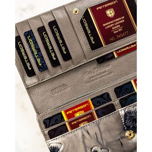 pojemny portfel damski ze skóry naturalnej w srebrnym kolorze zamykany na Arena.pl