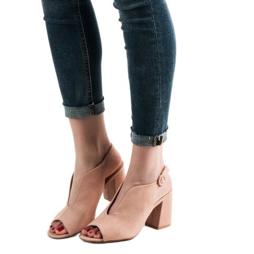 Zabudowane Sandały r.38 na Arena.pl