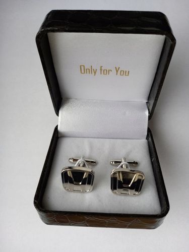 Spinki do mankietów koszul Exciting Srebrne Logo Honda w Etui Szkatułka na Arena.pl