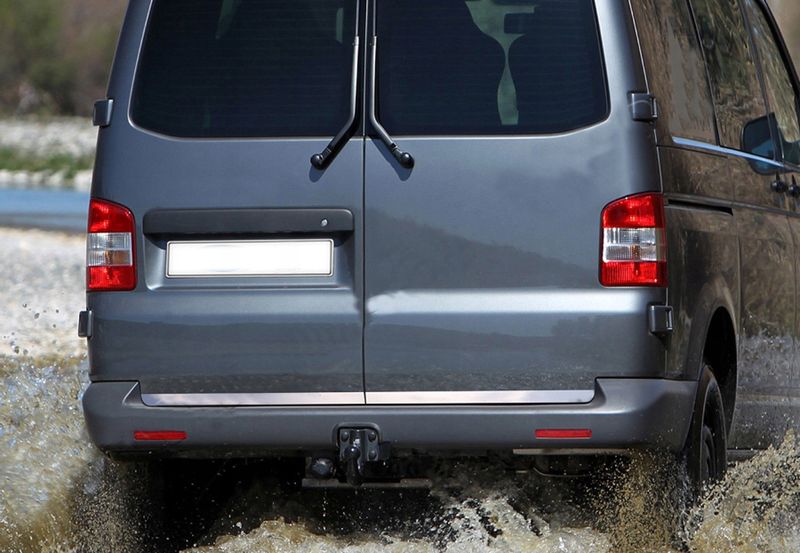 VW Transporter T6 - Listwy CHROM na Bagażnik Drzwi zdjęcie 1