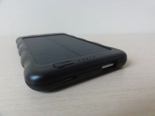Powerbank solarny Forever 4000 na Arena.pl