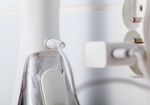 Irygator do zębów Eldom RY100B Jett na Arena.pl