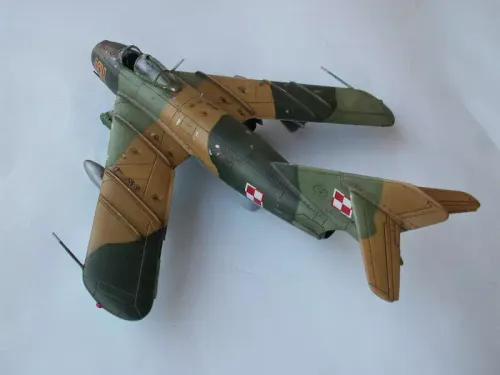 Mig-17F Fresco, F-02, 1:48 na Arena.pl