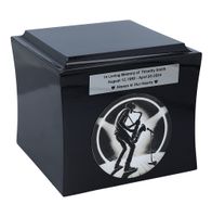 Urna dla saksofonisty Urna kremacyjna z saksofonem Czarna / Plakietka