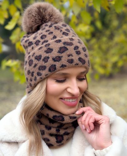 Czapka zimowa damska ciepła z POMPONEM beanie MODNA w panterkę Polska Print na Arena.pl