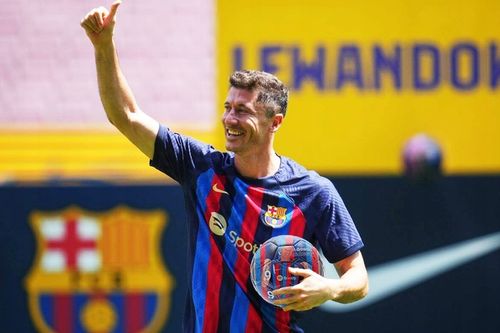 ORYGINALNA PIŁKA NOŻNA FC BARCELONA r5 LEWANDOWSKI DO NOGI NA TRAWĘ na Arena.pl