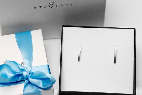 srebrne kolczyki pałeczki szczotkowane na Arena.pl