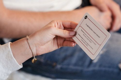 GRA KARCIANA DLA PAR - Ekskluzywne karty z pytaniami, Walentynki 2025 na Arena.pl