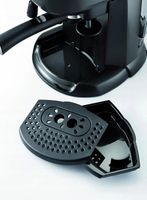 Kolbowy ekspres ciśnieniowy De'Longhi EC 201CD.B 1100 W czarny