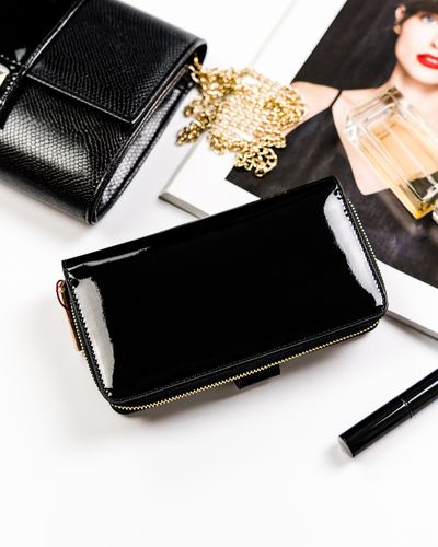 lakierowany portfel damski na karty - peterson na Arena.pl