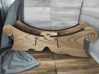 Statyw stojak pod kontrabas drewno + ozdoba grawer