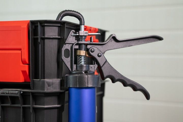 Pistolet wyciskacz do silikonu mas uszczelniacza klejów 600ml MOCNY zdjęcie 2