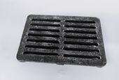 RUSZT ZWYKŁY W1 215 X 150 MM ŻELIWNY ŻELIWO
