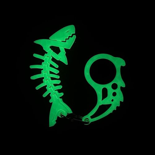 KEYSPINNER Zestaw BRELOCZEK do kluczy Keyrambit Rekin Świecący w ciemności na Arena.pl