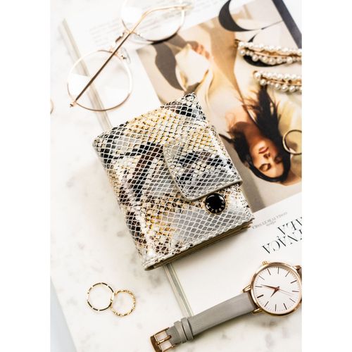 portfel damski ze skóry naturalnej zamykany zatrzaskiem i biglem - peterson na Arena.pl