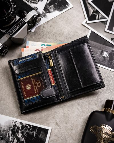 zestaw prezentowy: skórzany portfel męski, etui na karty i brelok na Arena.pl