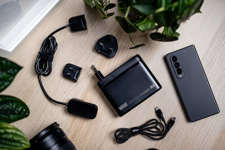 Ładowarka sieciowa z adapterami Newell GaN Tech T-power 140W 3xUSB-C 3xUSB zdjęcie 5