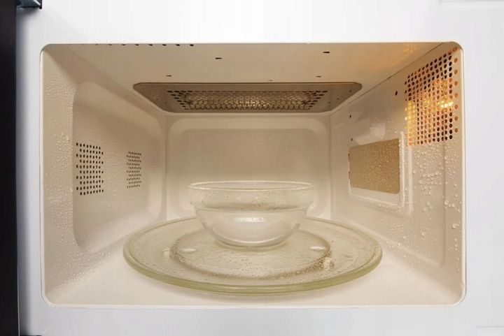 Kuchenka mikrofalowa Gorenje MO20A4W 800W 20L + Czajnik K17PLBW 2200W 1,7l zdjęcie 13