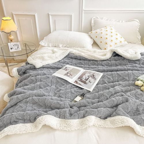MIĘKKI GRUBY KOC NARZUTA NA ŁÓŻKO KOŁDRA CIEPŁA PUSZYSTA BARANEK 160X220 CM na Arena.pl