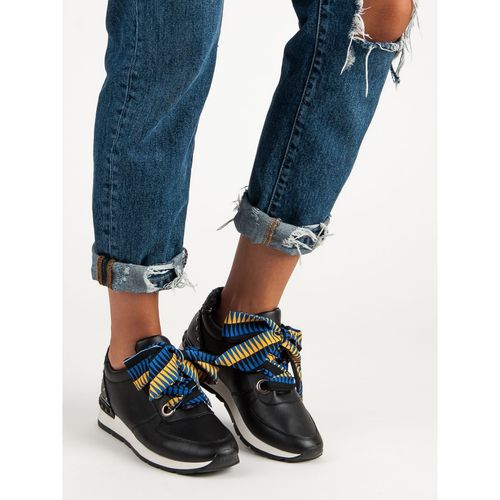 Modne wiązane trampki r.40 na Arena.pl