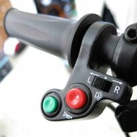 PRZEŁĄCZNIK WŁĄCZNIK WYŁĄCZNIK MOTOCYKL QUAD KLAKSON KIERUNKOWSKAZY ŚWIATŁA