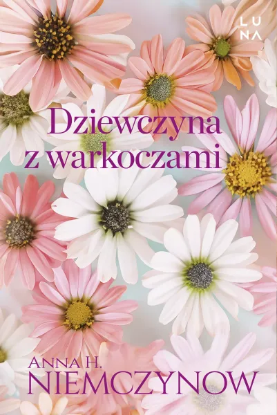 Dziewczyna z warkoczami zdjęcie 1