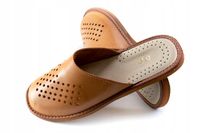 KAPCIE PANTOFLE MĘSKIE SKÓRZANE KLAPKI DOMOWE PROFILOWANE MAXIMUS r. 42