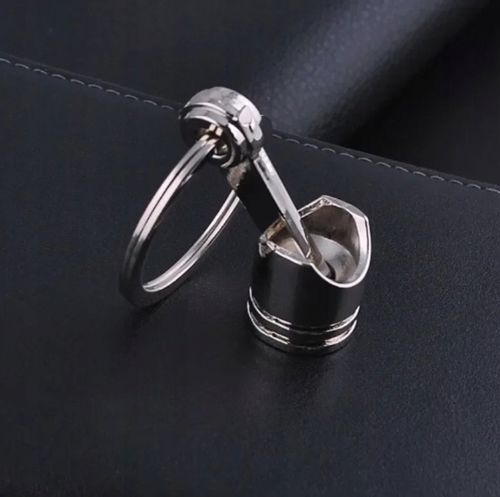 Breloczek Srebrny Tłok Silnikowy Piston Amulet Engine Piston Pipe do Auta na Arena.pl