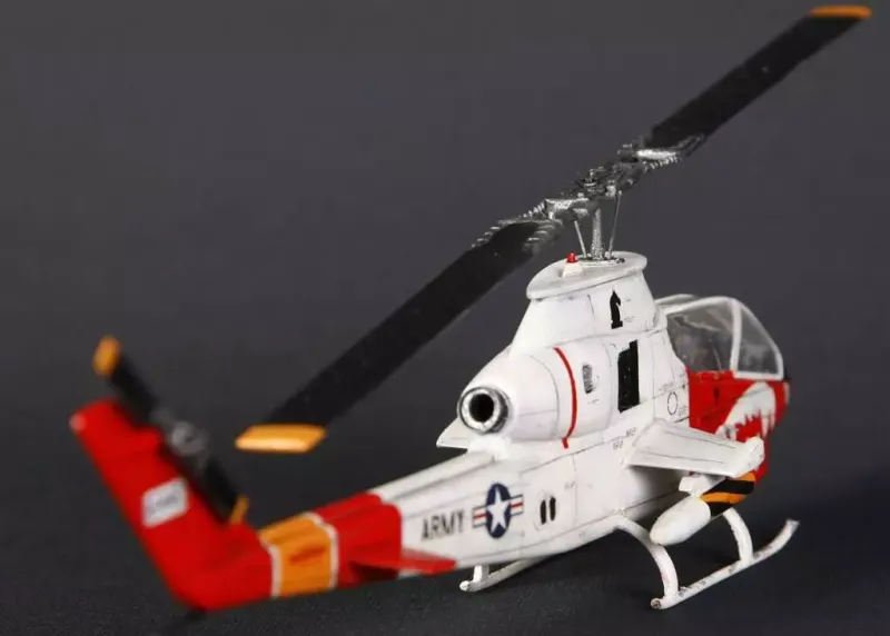 AH-1G Artic Cobra, B-01, 1:72 zdjęcie 6
