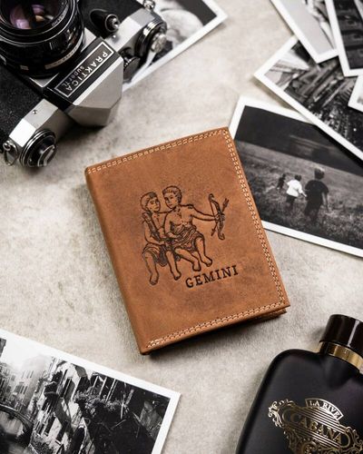 Męski portfel ze wzorem znaków zodiaku Always Wild na Arena.pl