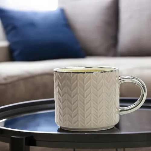 KUBEK PORCELANOWY DO KAWY HERBATY WZÓR SWETEREK 470ML ZE SREBRNYM UCHEM na Arena.pl