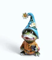 FIGURKA OZDOBA - ŻABA ŻABCIA Z ŁOPATKĄ