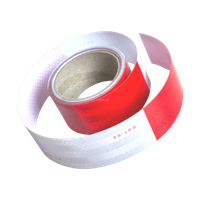 TAŚMA P2824C 50mm/5m ODBLASKOWA, MIKROPRYZMATYCZNA, 1-STR LEPNA, BIAŁO-CZERWONA KONTUROWA, DOT-C2