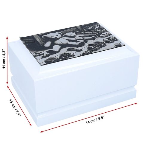 Biała urna dla dziecka z zabawkami. Urna personalizowana,Plakietka na Arena.pl