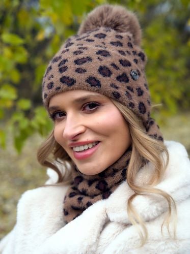 Czapka zimowa damska ciepła z POMPONEM beanie MODNA w panterkę Polska Print na Arena.pl