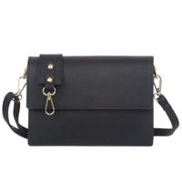 VERA PELLE torebka skórzana listonoszka z klapą i paskiem V606 czarna