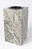 Ekskluzywny Wazon Granitowy na Grób Wazon na Pomnik (Verde Marina) 28cm