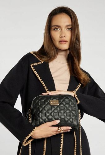 Pikowana Torebka Na Ramię Listonoszka Monnari Z Łańcuszkiem Logo Czarna na Arena.pl