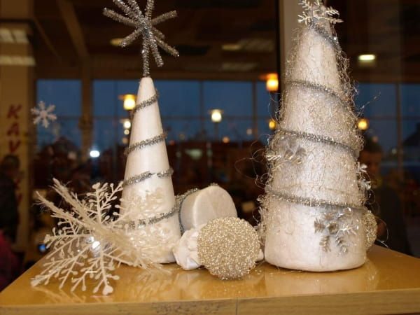 Stożek styropianowy 40 cm zdjęcie 3