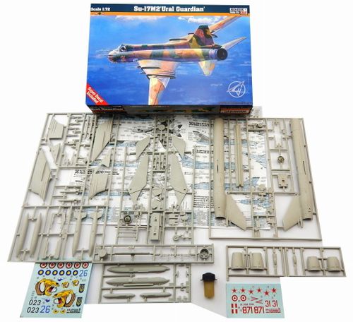 A7146 Model samolotu do sklejania Su-17M2 Ural na Arena.pl