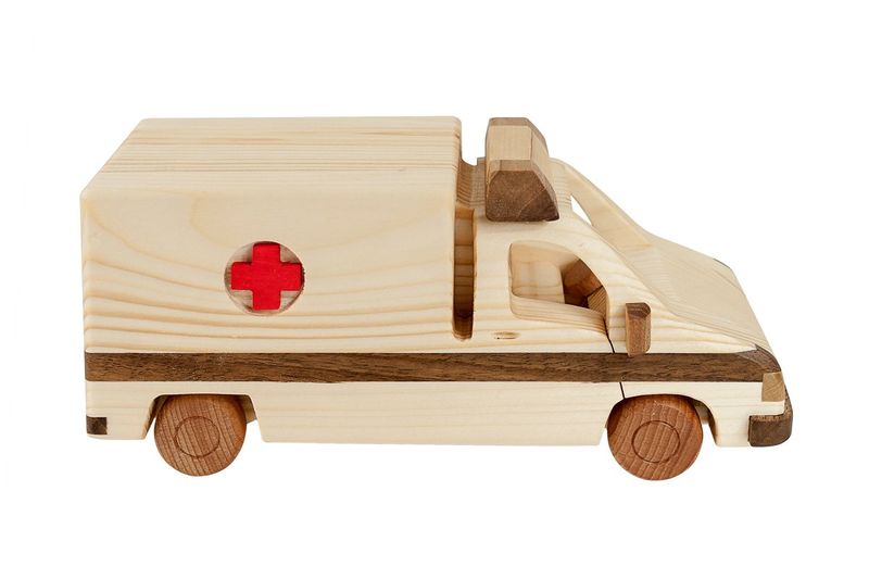 Samochód z drewna - "Ambulans" zdjęcie 2