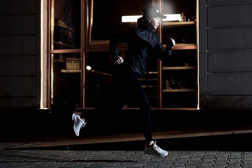 CZARNA CZAPKA Z DASZKIEM Z LATARKĄ USB POCZWÓRNE MOCNE DIODY LED WEBSKI na Arena.pl