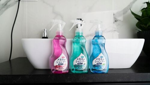 Innowacyjny Japoński SZAMPON DO OKULARÓW o zapachu Kwiatowym - 200ml SOFT99 na Arena.pl