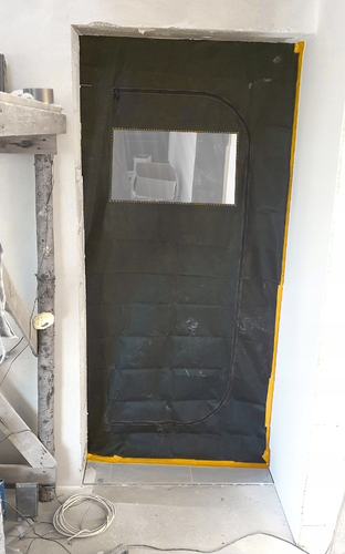 DRZWI PRZECIWPYŁOWE WIZJER KURTYNA REMONT BUDOWLANE ZAMEK TAŚMA NIEBIESKA na Arena.pl