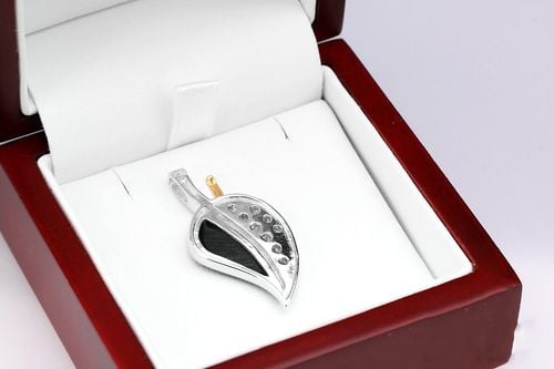 Srebrny wisiorek Staviori na Arena.pl